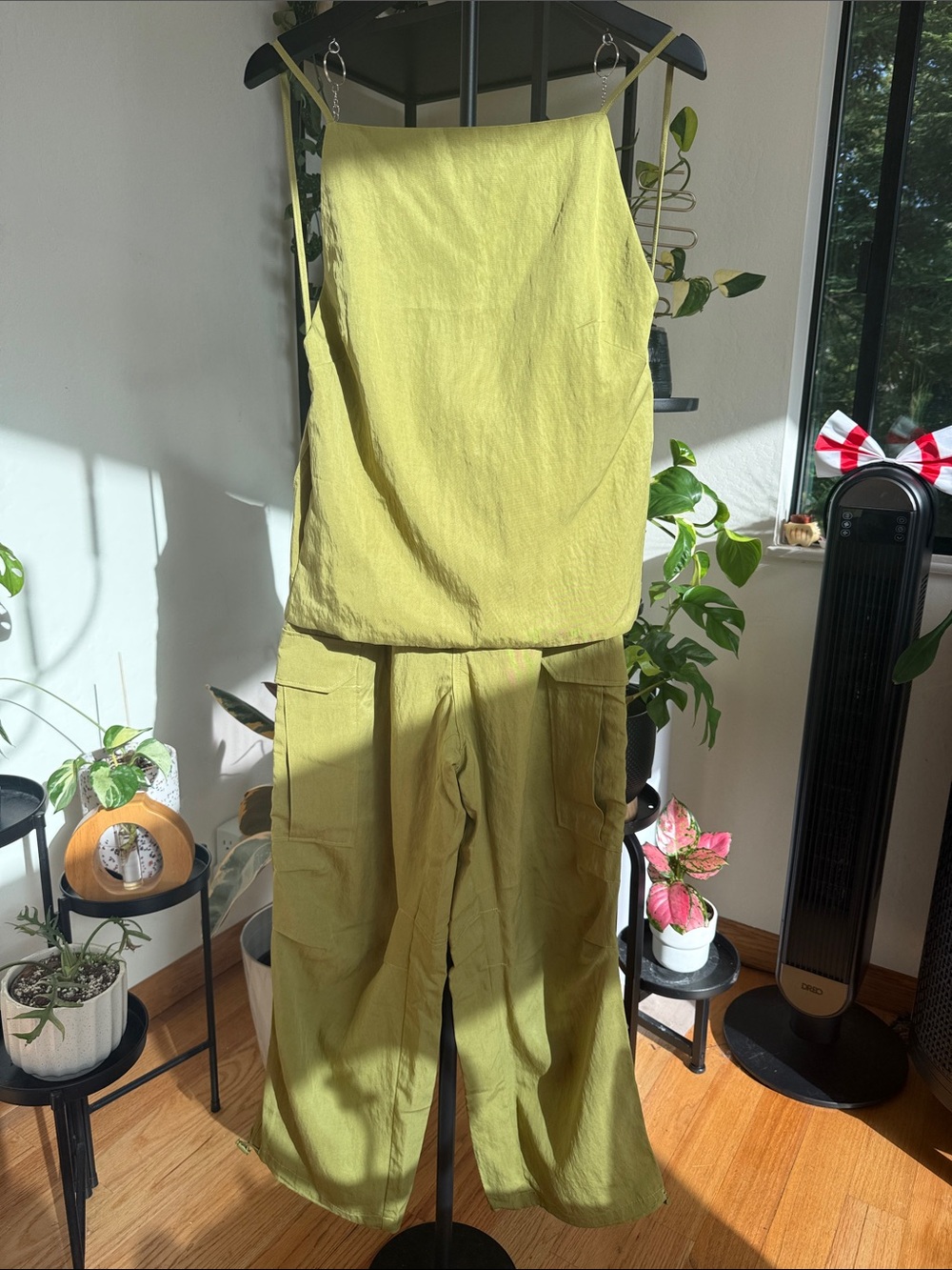 NWT House of Harlow 1960 Pistachio Utility Cargo Two-Piece Set Small